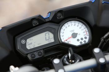 Yamaha_Fazer8_28