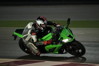 Kawasaki_ZX10R_11_29