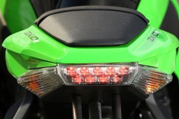 Kawasaki_ZX10R_11_36
