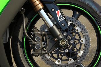 Kawasaki_ZX10R_11_37
