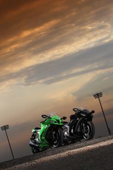 Kawasaki_ZX10R_11_40