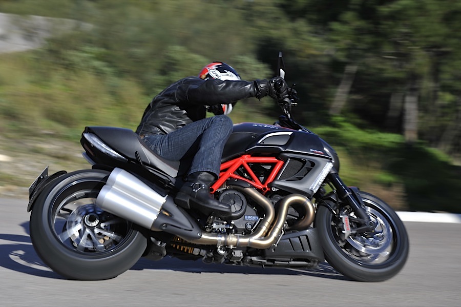 Ducati_Diavel_025