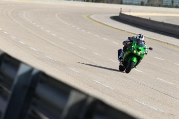 Kawasaki_ZZR14_30