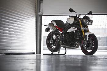 Triumph_SpeedTripleR_25 Triumph_SpeedTripleR_25