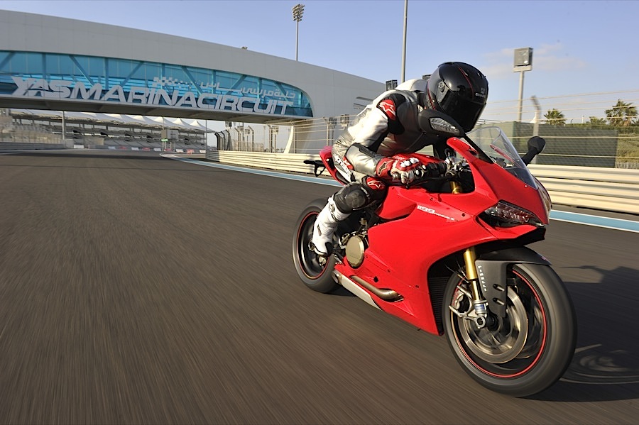 http://www.ashonbikes.com/sites/default/files/ash_images/articles/120214/Ducati_1199_07.JPG