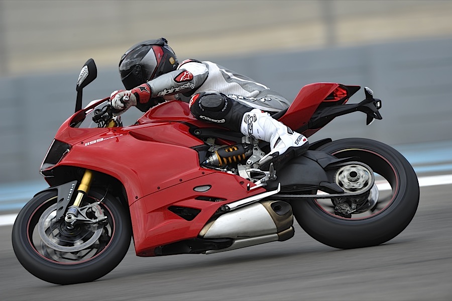 http://www.ashonbikes.com/sites/default/files/ash_images/articles/120214/Ducati_1199_11.JPG