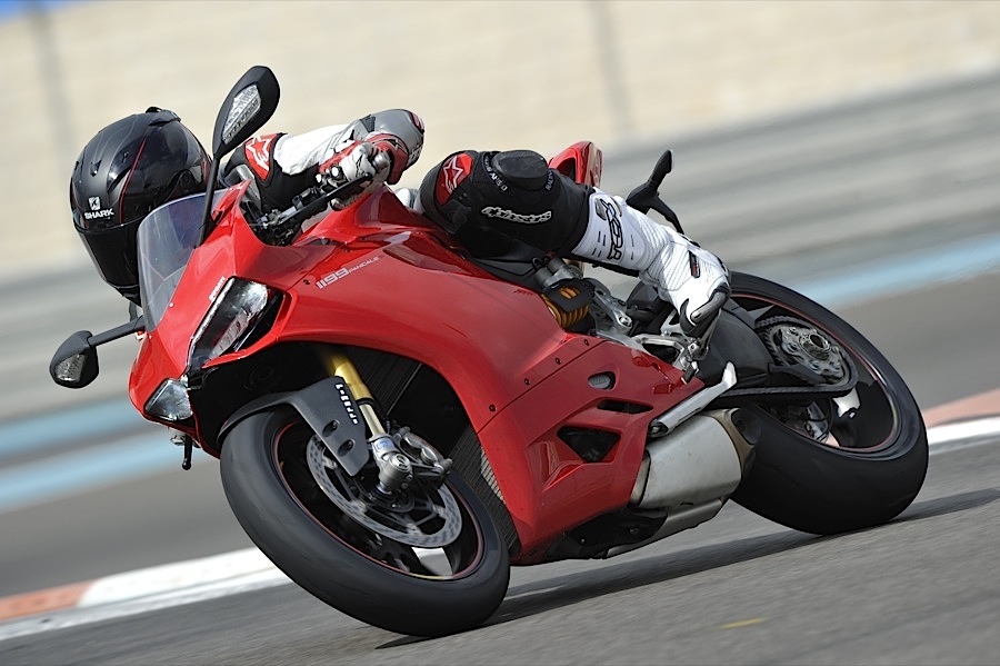 http://www.ashonbikes.com/sites/default/files/ash_images/articles/120214/Ducati_1199_12.JPG