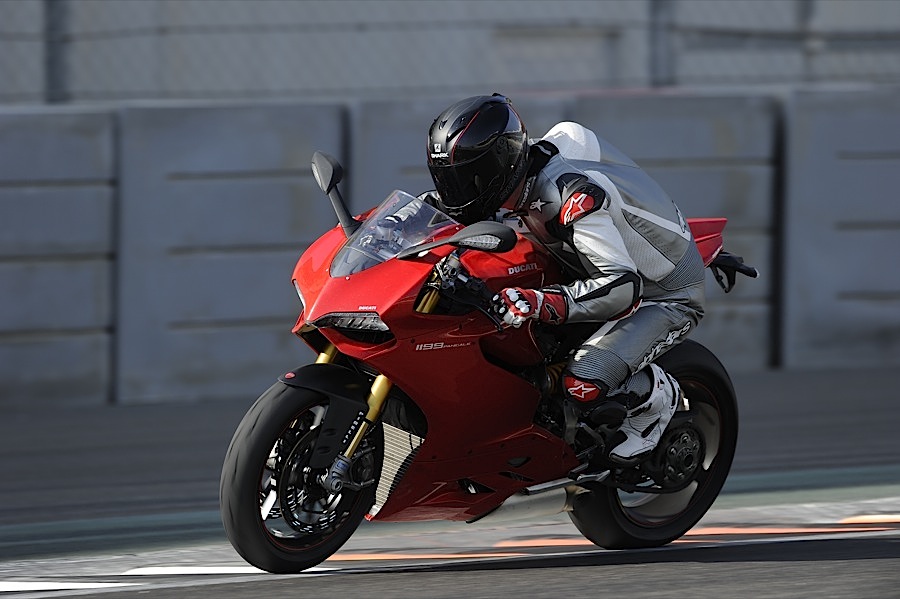 http://www.ashonbikes.com/sites/default/files/ash_images/articles/120214/Ducati_1199_18.JPG