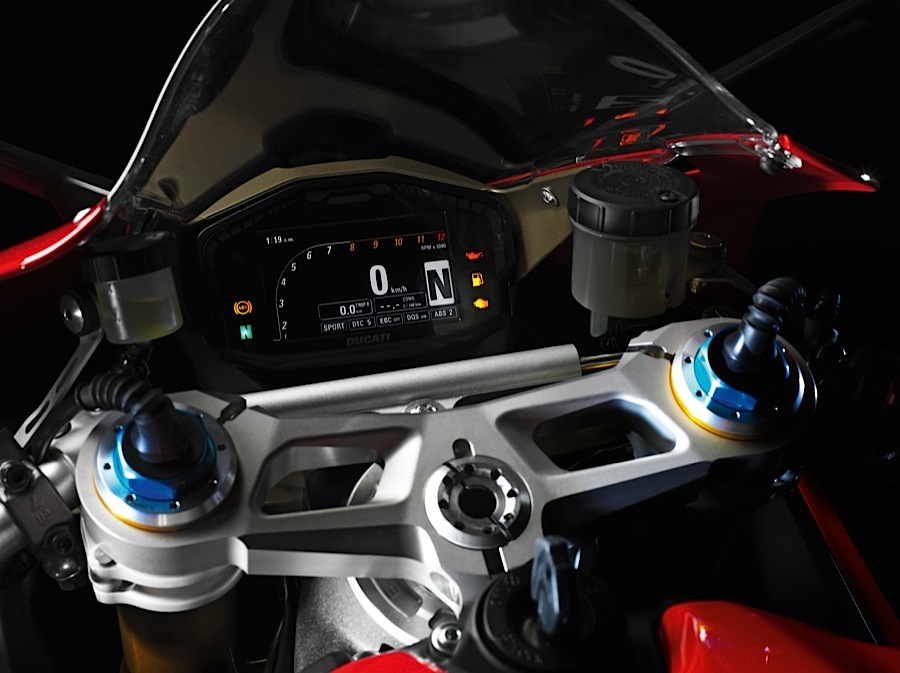http://www.ashonbikes.com/sites/default/files/ash_images/articles/120214/Ducati_1199_19.jpg