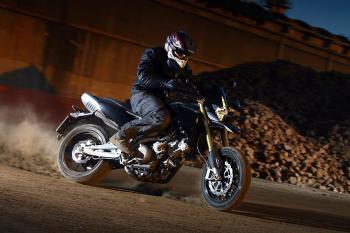 Aprilia_Dorsoduro_13