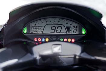 Honda_DN01_09