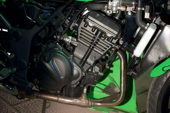 Kawasaki_Ninja_250R_03