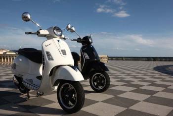 Piaggio_Vespa300GTS_08
