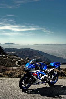 Suzuki_GSX-R750_02