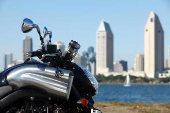 Yamaha_VMAX_24