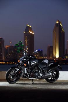 Yamaha_VMAX_54