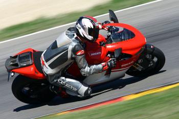  Ducatti_Desmo_20