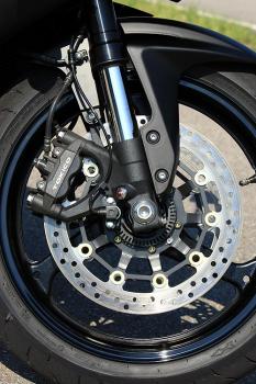 Honda_C-ABS_04