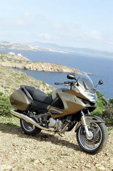 Honda_Deauville_01