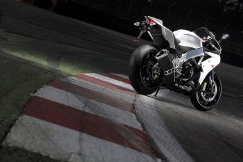 Aprilia_RSV4R_22