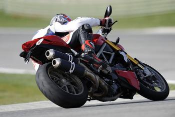  DucatiStreetfighter_12