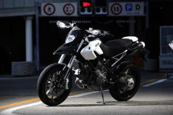 Ducati_Hypermotard_796_08 Ducati_Hypermotard_796_08