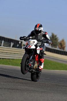 Ducati_Hypermotard_Evo11_10