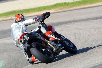Ducati_Hypermotard_Evo11_13
