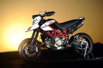 Ducati_Hypermotard_Evo11_28