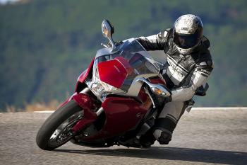Honda_VFR1200F06