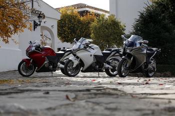 Honda_VFR1200F16