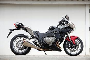 Honda_VFR1200F19