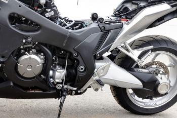 Honda_VFR1200F21