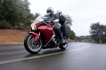 Honda_VFR1200F23