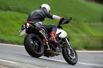Hypermotard796_16