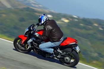  MV_Brutale_990R_02